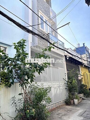 Nhà e cần gom tiền nên bán bớt 1 căn đổ 2 tấm