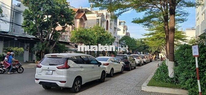 Cho thuê mặt bằng trước nhà 3,5 Tr/ th