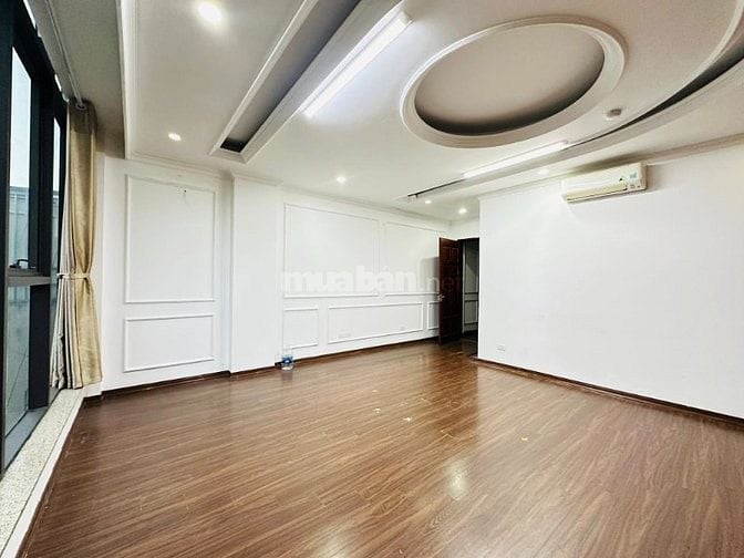 Bán nhà Văn Cao - Liễu Giai 82m2, vỉa hè, ô tô tránh, khu phân lô