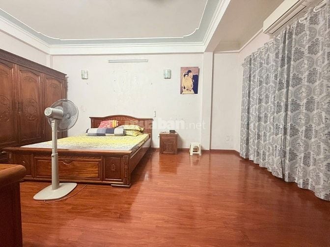 Bán nhà Văn Cao - Liễu Giai 82m2, vỉa hè, ô tô tránh, khu phân lô