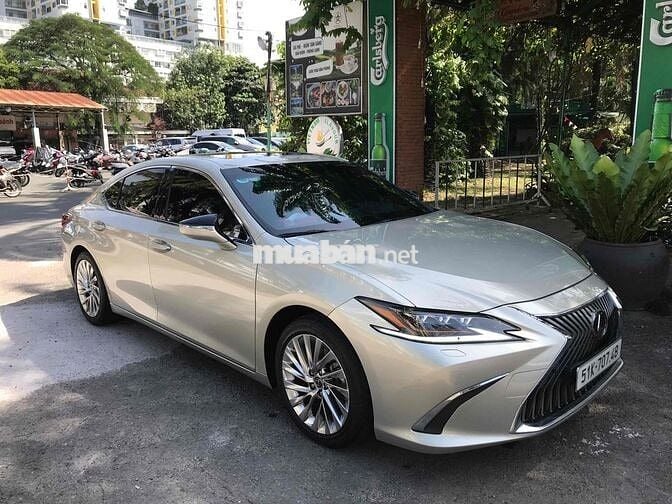 Lexus ES 2019 250 - 23000 km