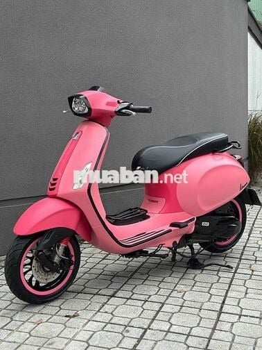 Piaggio Vespa Hồng