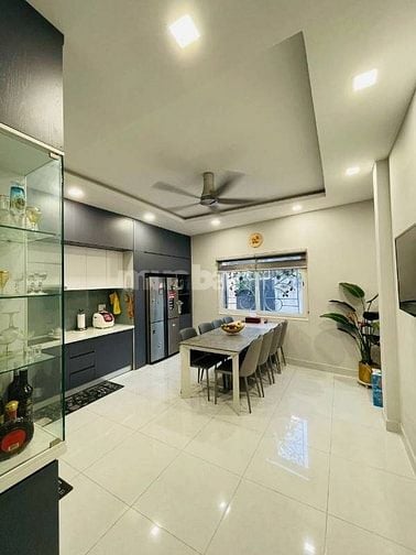 Bán nhà góc 2 mặt tiền – 8,6m x 12m, nở hậu 12m. DT đất 140m. 2x tỷ