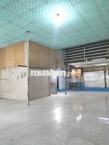 Nhà 100m2 - Có Gác - Có phòng.