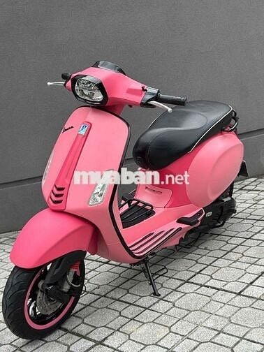 Piaggio Vespa Hồng
