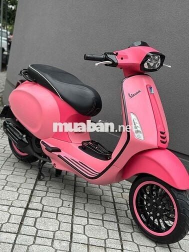 Piaggio Vespa Hồng