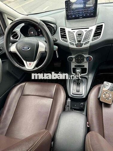 Ford Fiesta 5 chổ rin 100% cực mới