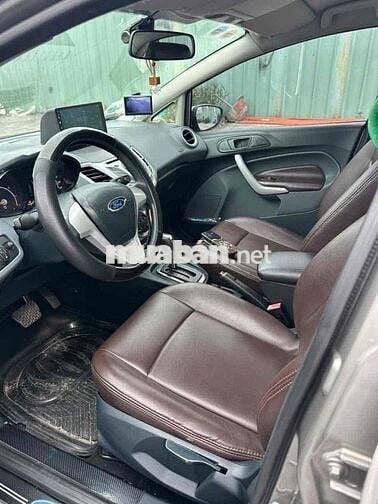 Ford Fiesta 5 chổ rin 100% cực mới