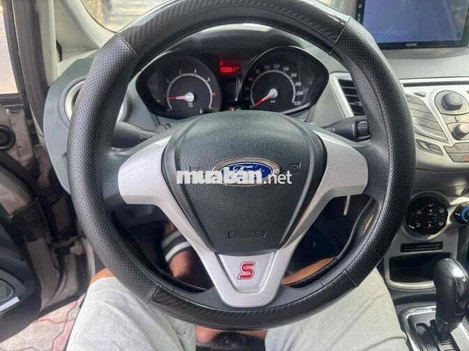 Ford Fiesta 5 chổ rin 100% cực mới