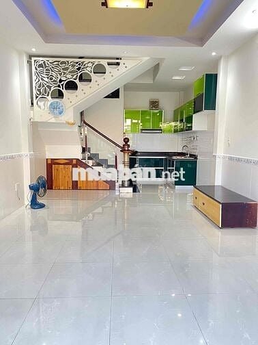 Nhà Mới Đẹp đg PVC P9: 4x10m, 3 lầu, 2pn lớn, 3wc, 2 máy lạnh