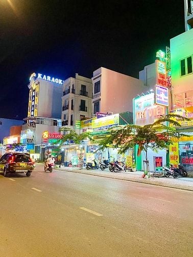 Bán nhà mặt tiền rẻ đẹp 3 lầu (4x14) 358 Dương Quảng Hàm p5 Gò Vấp 