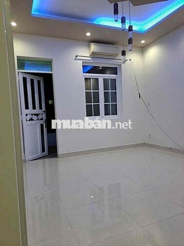 Nhà Mới Đẹp đg PVC P9: 4x10m, 3 lầu, 2pn lớn, 3wc, 2 máy lạnh