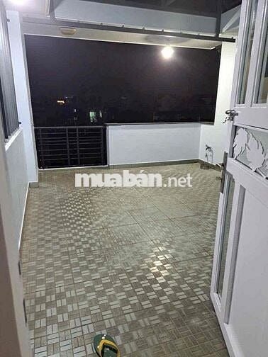 Nhà Mới Đẹp đg PVC P9: 4x10m, 3 lầu, 2pn lớn, 3wc, 2 máy lạnh