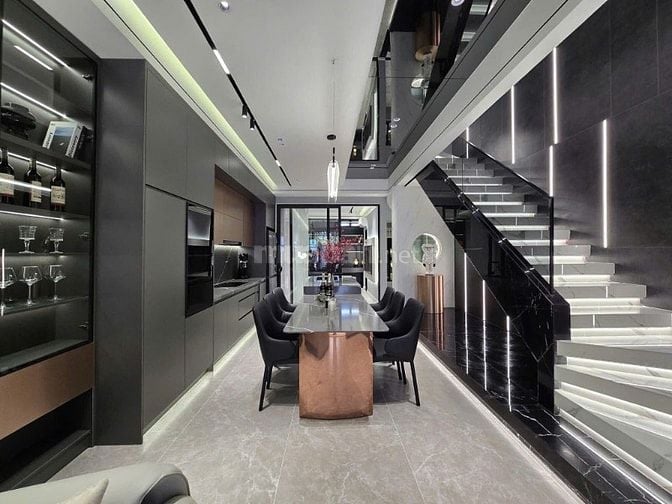 BÁN NHÀ 2 TẦNG QUẬN 1, GIÁ CHÀO 5 TỶ HƠN, 50m2 CÓ SHR SANG TÊN LH EM