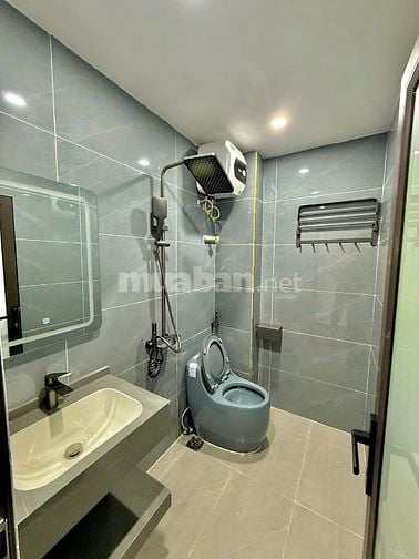 NHàPhố Cầu Giấy DT 46M2 Thkế 7 Tầg, Ngõ ôTô ThMáy. Giá Chỉ 15.5 TỶ 