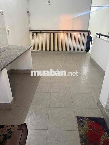 Cho thuê MBKD có kho để hàng Mt đường Phạm Văn Đồng,P Linh Tây