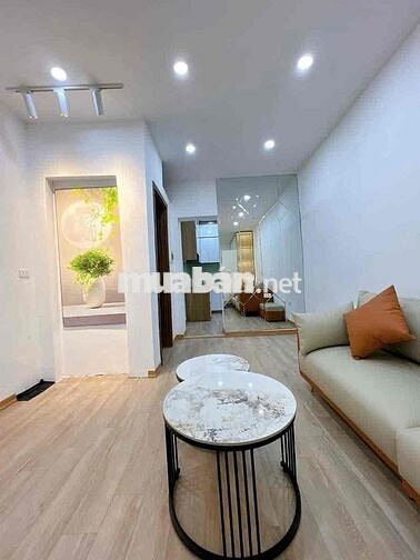 Tập thể Đại La, 2 ngủ ban công rộng, bãi ô tô, sổ đỏ CC, tặng NT 60m2