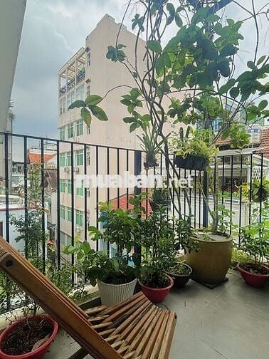 Căn hộ mini full nội thất ban công  _ gần vòng xoay ĐBP Quận 1