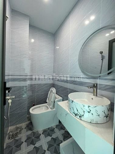 Bán nhà mới xây 100% - 4 tầng. Hẻm Xe Hơi – 128 Bàn Cờ, P.3, Q.3