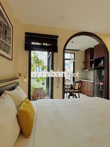 Căn hộ mini full nội thất ban công  _ gần vòng xoay ĐBP Quận 1