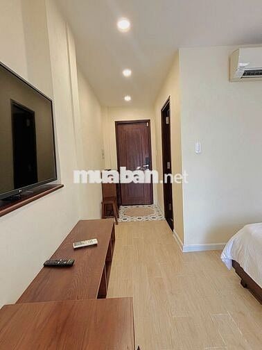 Căn hộ mini full nội thất ban công  _ gần vòng xoay ĐBP Quận 1