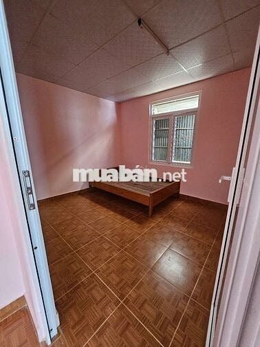 Mình cần cho thuê nhà cấp 4 hẻm xe 30 chỗ tới tận cổng