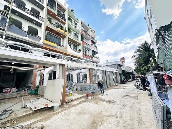 SIÊU PHẨM NHÀ PHỐ - GIÁP AEON MAIL BÌNH TÂN, THIẾT KẾ THANG MÁY 350KG