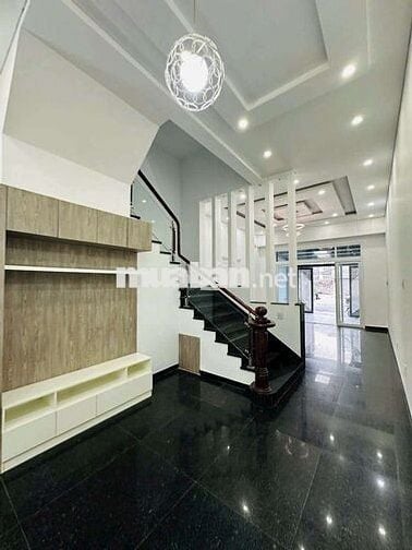 Bán nhà 4 tầng trung tâm Nhà Bè