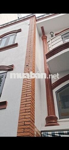 Nhà,cách mạng tháng tám.1 trệt,2 lầu,sân thượng.