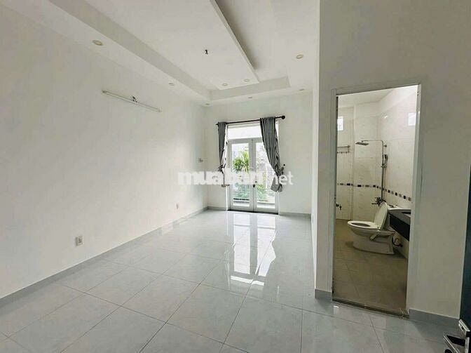 Bán nhà 4 tầng trung tâm Nhà Bè