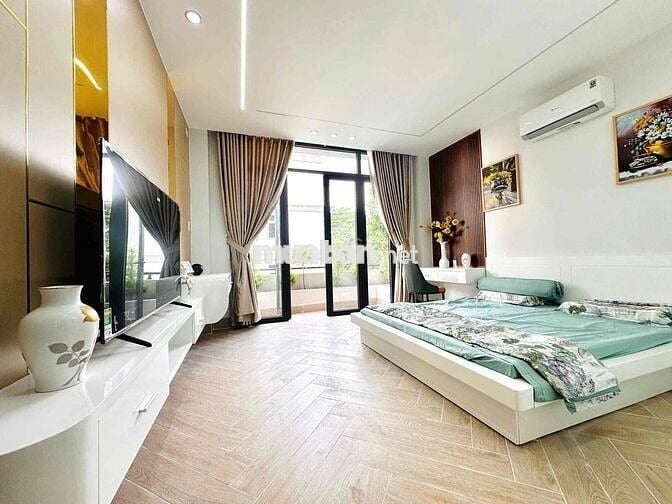 SIÊU PHẨM NHÀ PHỐ - GIÁP AEON MAIL BÌNH TÂN, THIẾT KẾ THANG MÁY 350KG