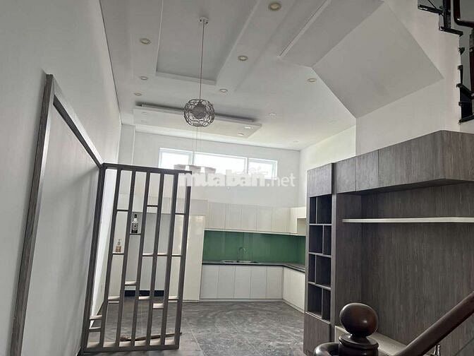 Bán nhà 4 tầng trung tâm Nhà Bè