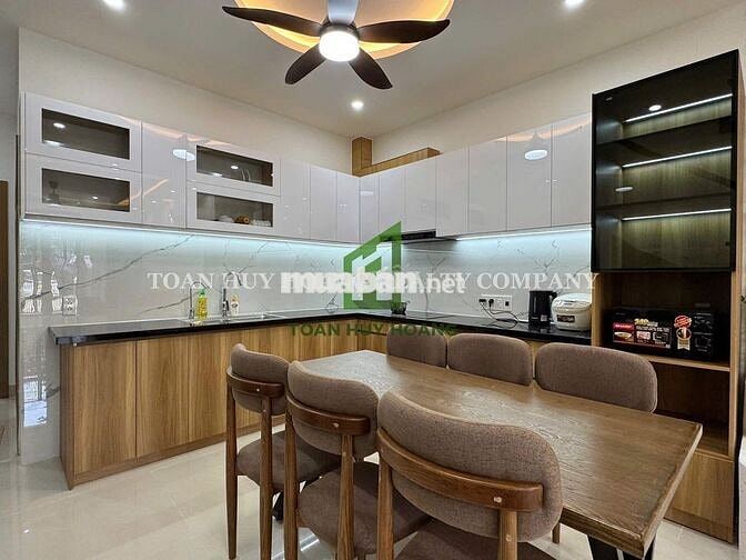 Nhà Nam Việt Á giá rẻ, gần đường Nghiêm Xuân Yêm –  4PN khép kín