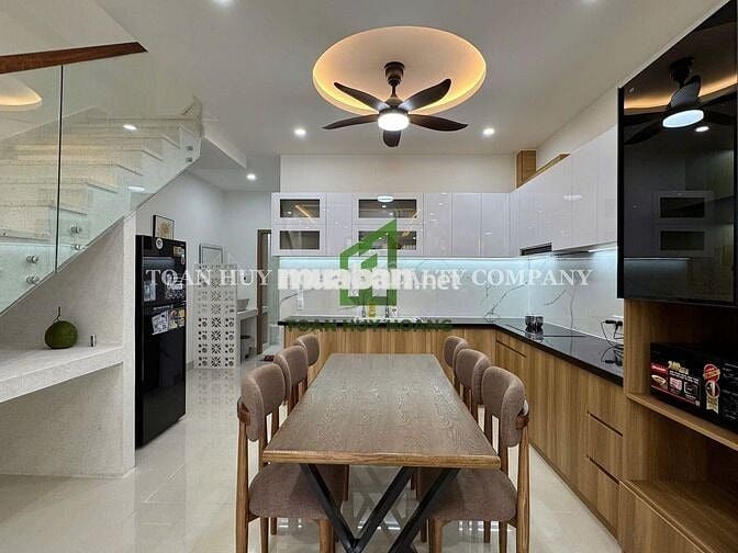 Nhà Nam Việt Á giá rẻ, gần đường Nghiêm Xuân Yêm –  4PN khép kín