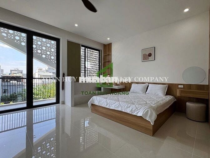 Nhà Nam Việt Á giá rẻ, gần đường Nghiêm Xuân Yêm –  4PN khép kín