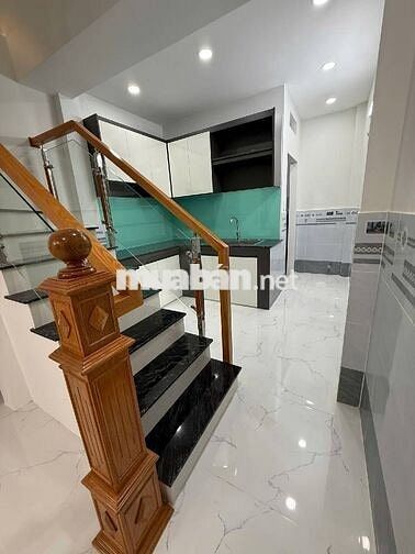 HIẾM - NHÀ NHỎ DỄ MUA - NGAY CHỢ BÌNH LONG - MỚI XÂY XONG VÀO Ở NGAY