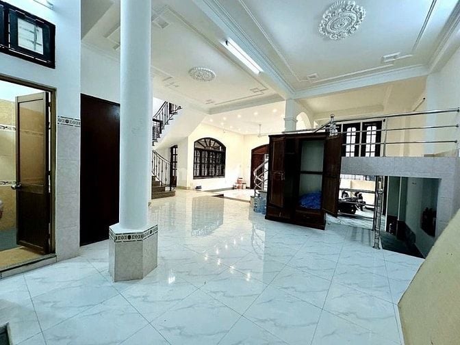 NHÀ XÂY 4 TẦNG ĐƯỜNG NGUYỄN HỮU CẢNH BÁN 16 TỶ