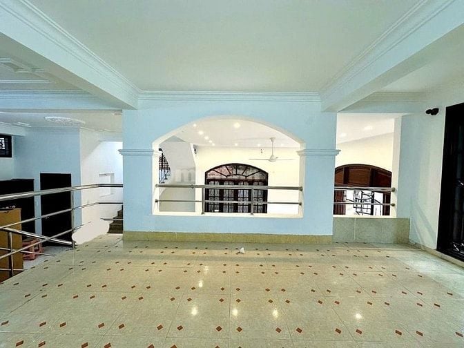 NHÀ XÂY 4 TẦNG ĐƯỜNG NGUYỄN HỮU CẢNH BÁN 16 TỶ