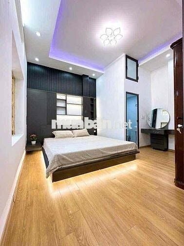 Gần phố Hồng Mai nhà đẹp 2 thoáng ngõ thông tứ tung dân xây chắc chắn