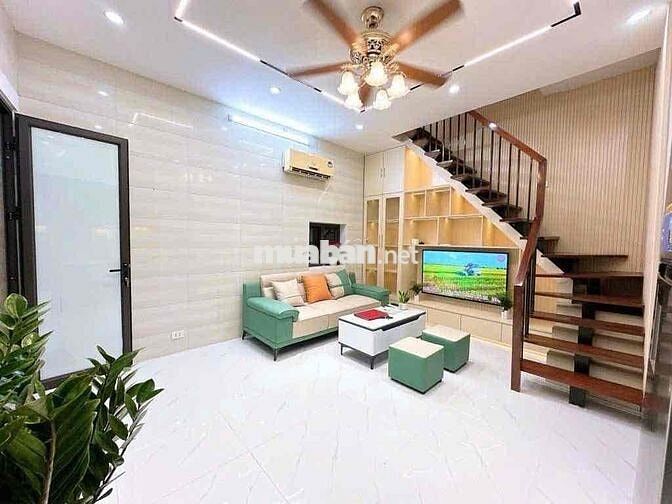 Gần phố Hồng Mai nhà đẹp 2 thoáng ngõ thông tứ tung dân xây chắc chắn