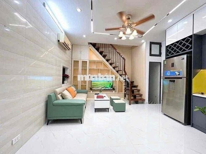 Gần phố Hồng Mai nhà đẹp 2 thoáng ngõ thông tứ tung dân xây chắc chắn