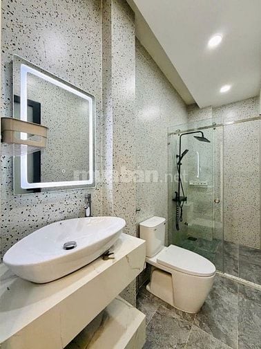 Bán nhà đường Khánh Hội, Phường 2, Quận 4, Hồ Chí Minh chỉ 3TỶ hơn