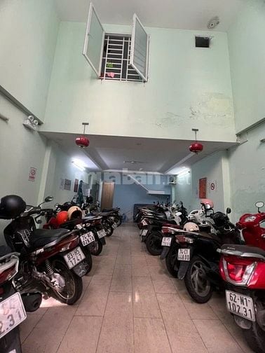 Cần bán CHDV đang kinh doanh 60 triệu / tháng ở Quận 10. 