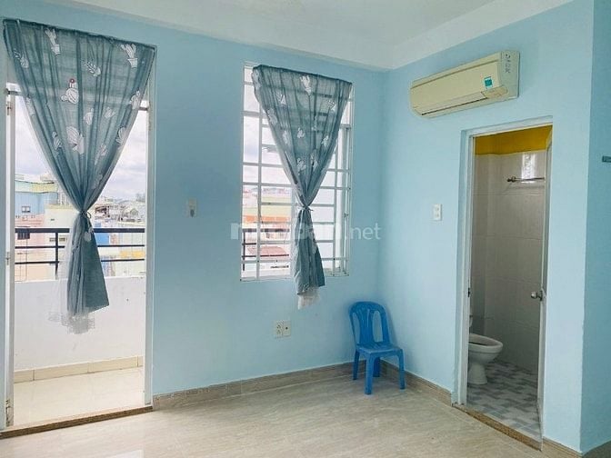 Cần bán CHDV đang kinh doanh 60 triệu / tháng ở Quận 10. 