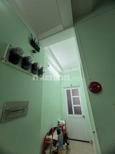 Cần bán CHDV đang kinh doanh 60 triệu / tháng ở Quận 10. 