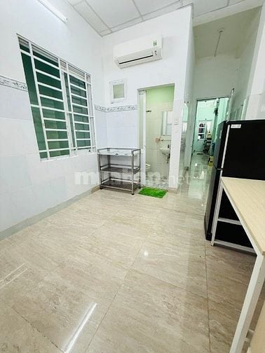 Cần bán CHDV đang kinh doanh 60 triệu / tháng ở Quận 10. 