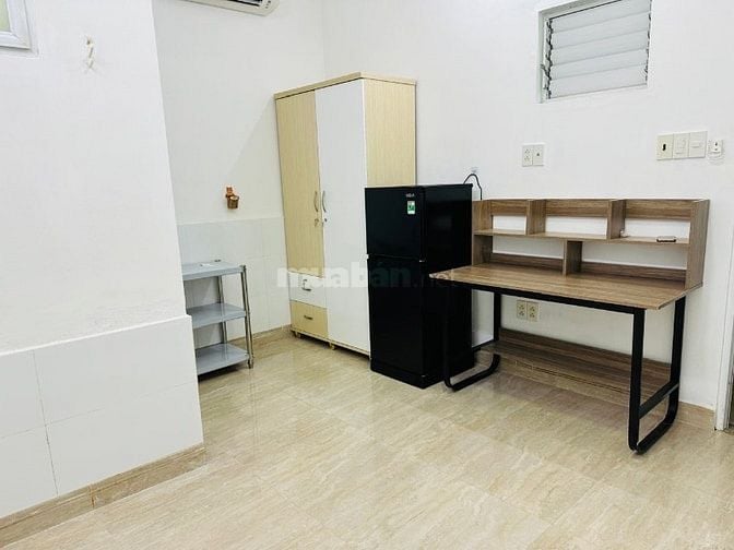 Cần bán CHDV đang kinh doanh 60 triệu / tháng ở Quận 10. 