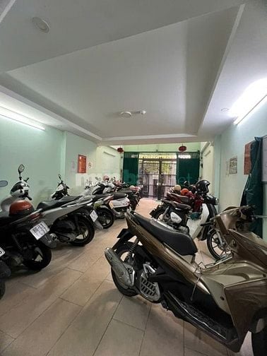 Cần bán CHDV đang kinh doanh 60 triệu / tháng ở Quận 10. 