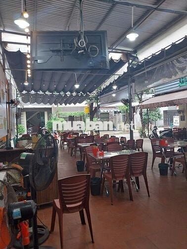 Cho thuê mặt bằng 2 mặt tiền trống suốt, sát cầu tình yêu