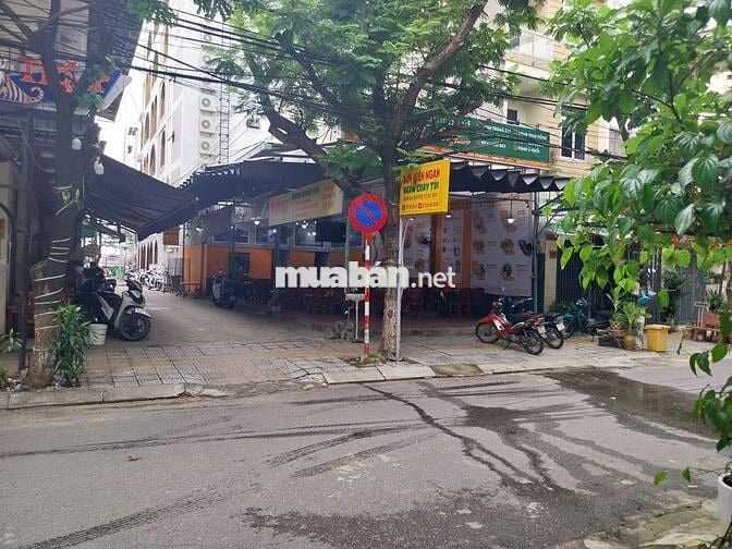 Cho thuê mặt bằng 2 mặt tiền trống suốt, sát cầu tình yêu